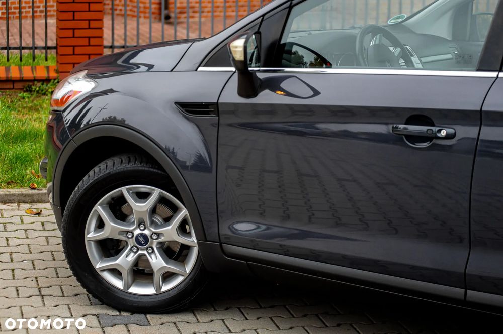Ford Kuga 2.5 4x4 Titanium - 9