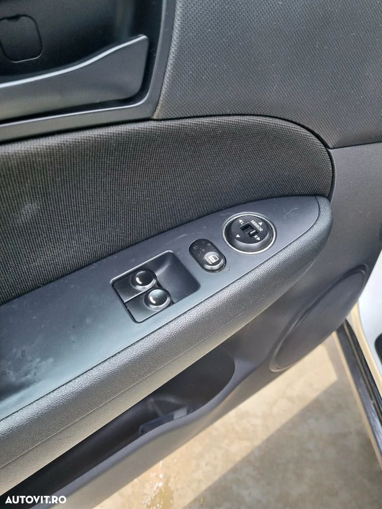 Hyundai i30 1.4 GL Classic - 6