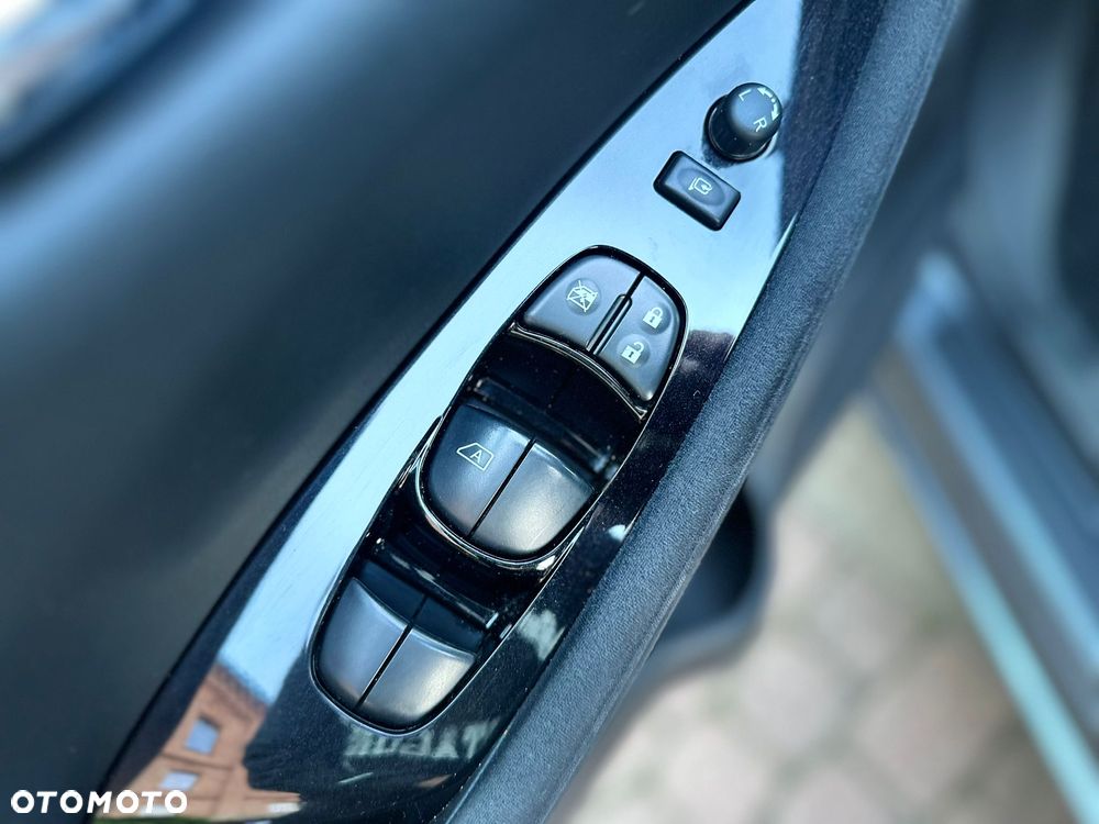 Nissan Leaf 24kWh Acenta - 25