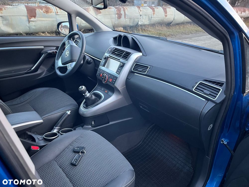 Toyota Verso 1.8 Executive - 19