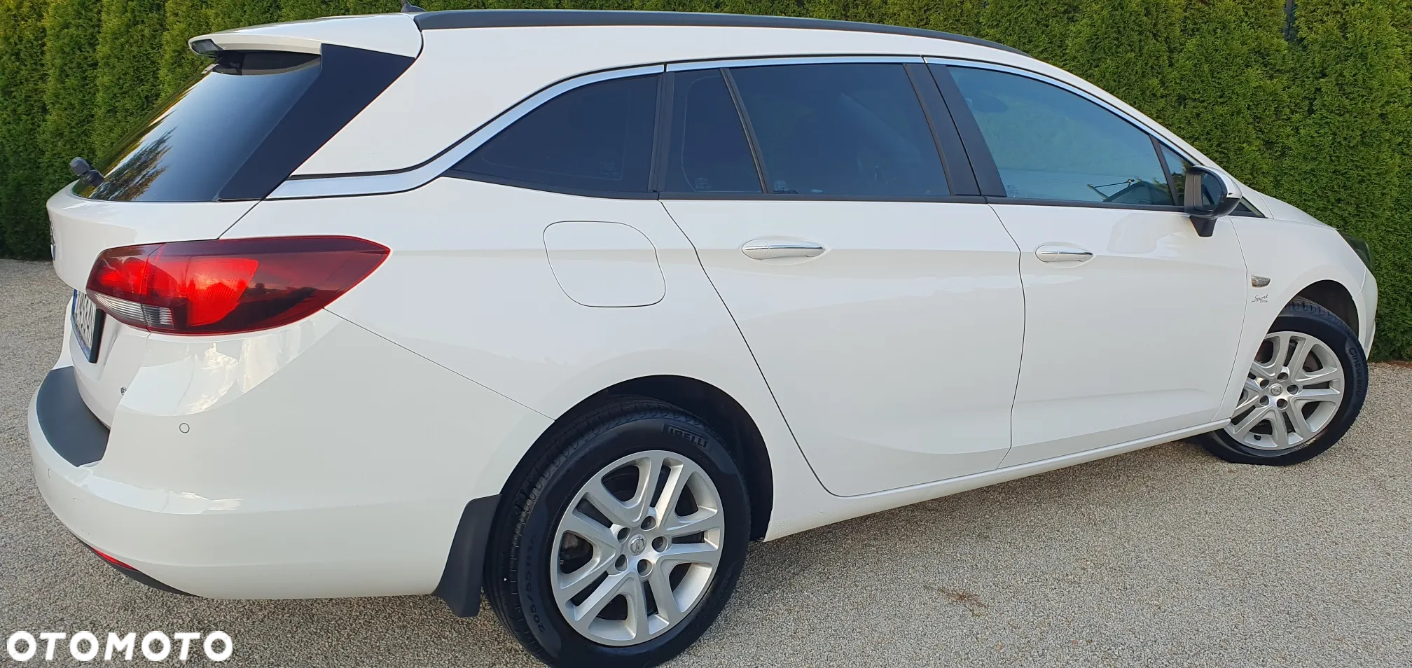Opel Astra IV 1.6 CDTI Essentia - 9
