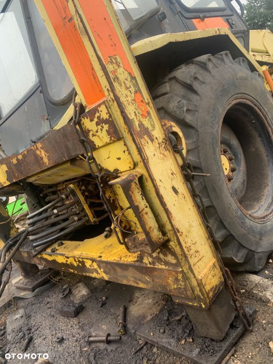 Podpory tylne do koparko ładowarki CAT 428B koparkoładowarki - 1