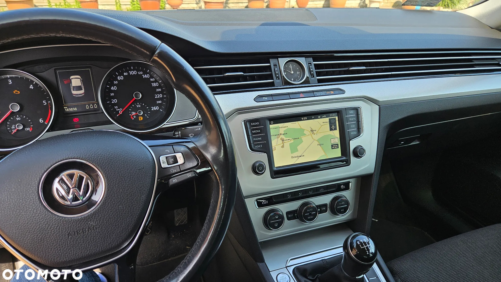 Volkswagen Passat - 13