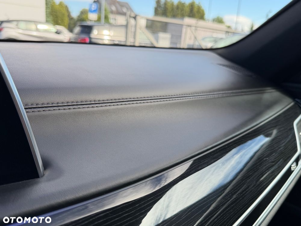 BMW Seria 7 750Ld xDrive sport - 18