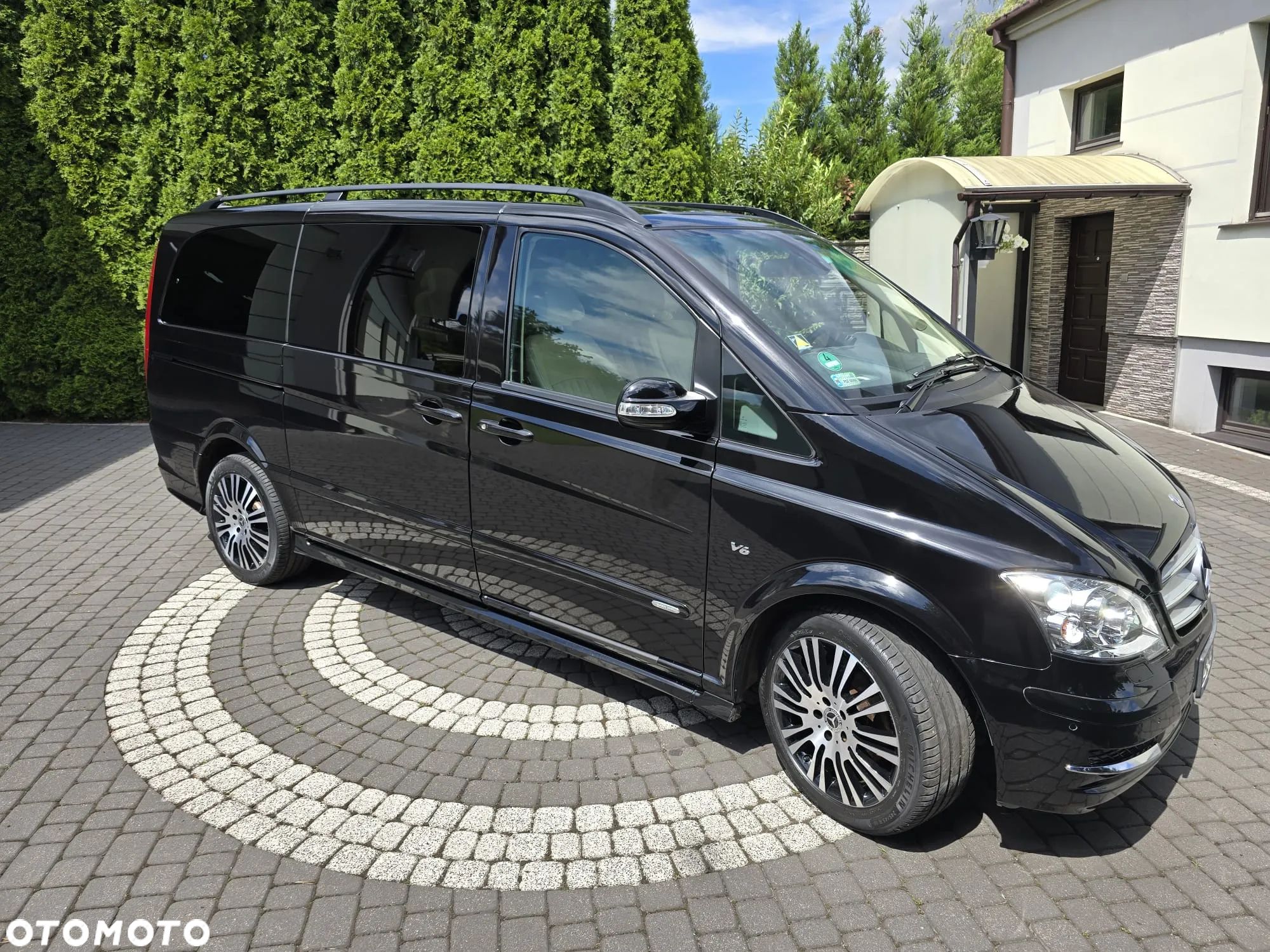Mercedes-Benz Viano 3.0 CDI lang Automatik X-CLUSIVE DPF - 1
