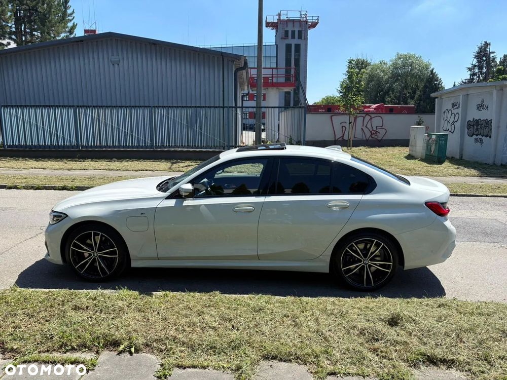 BMW Seria 3 330e M Sport sport - 14