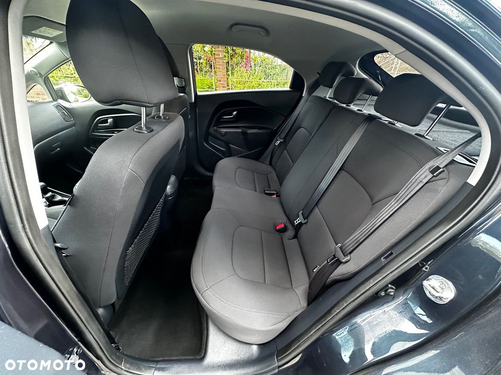 Kia Rio 1.2 Dream Team Edition - 12