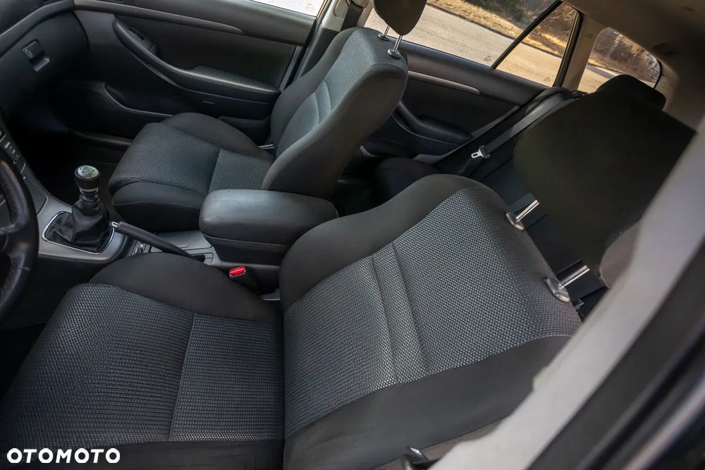 Toyota Avensis 2.2 D-4D Prestige - 18