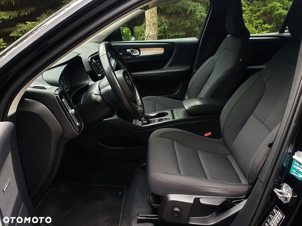 Volvo XC 40 B4 B AWD DKG Momentum Pro - 5