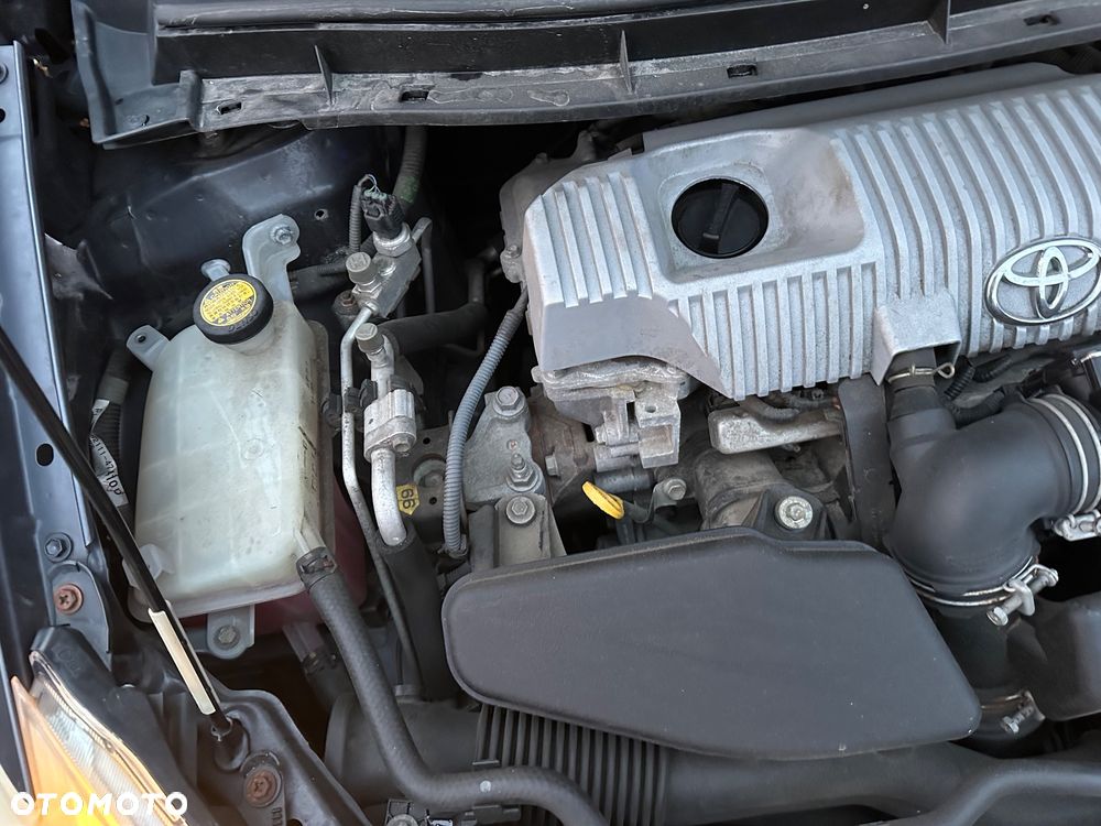 Toyota Prius+ ver--hybrid-sol - 6