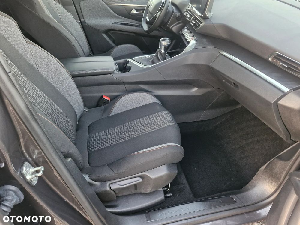 Peugeot 3008 1.2 PureTech Active S&S - 32