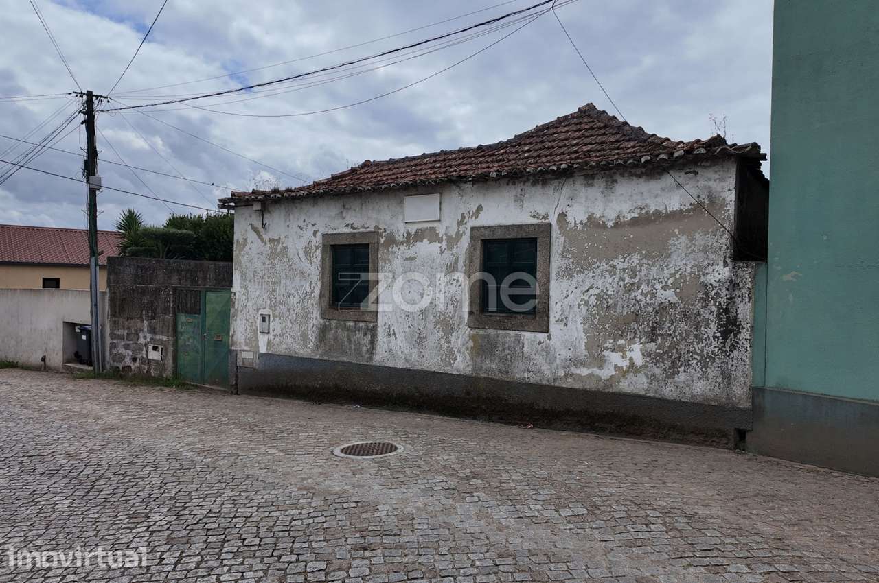 Moradia Térrea para restauro - Grande imagem: 2/8