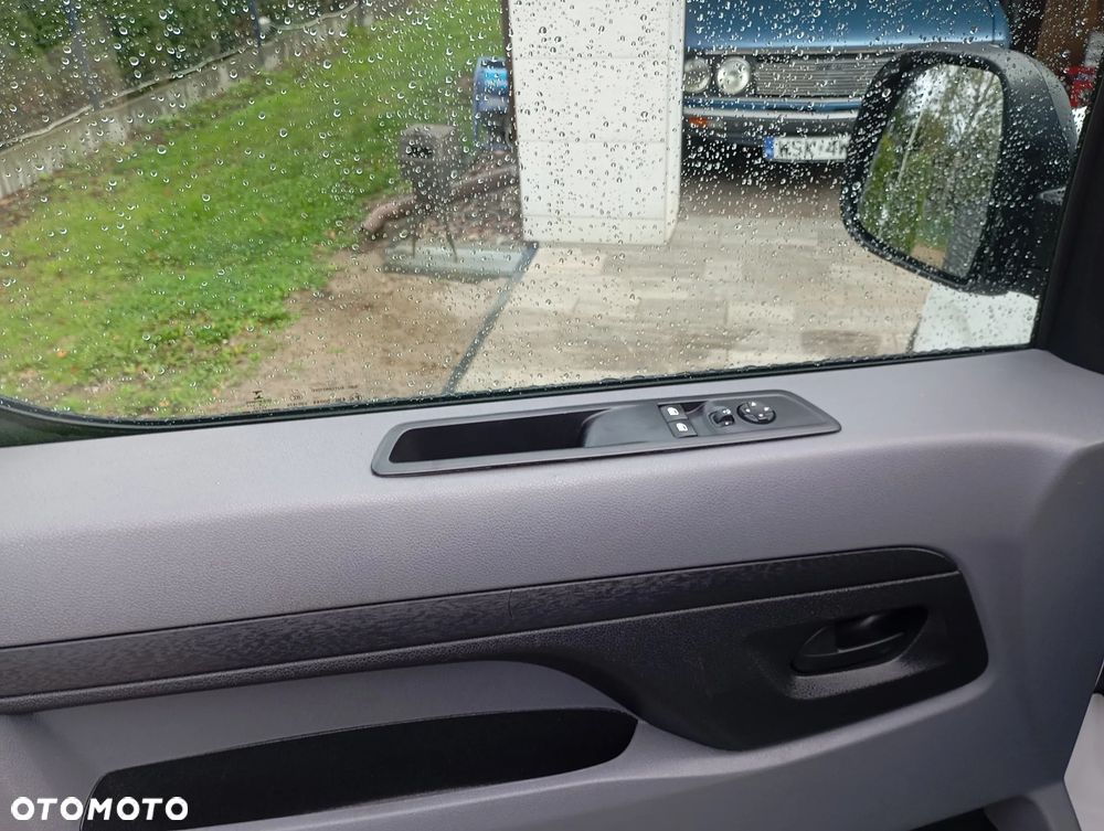Opel vivaro - 9