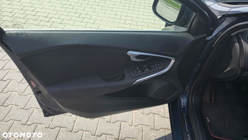 Volvo V40 D4 Drive-E Momentum - 12