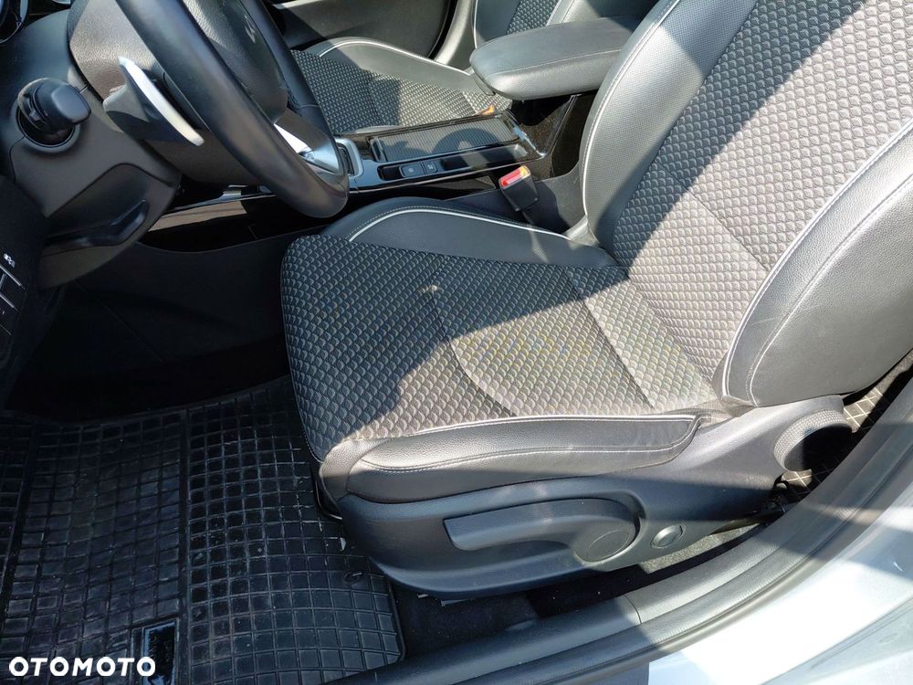 Kia Ceed - 12