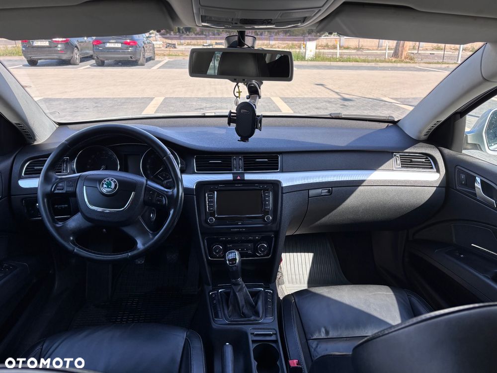 Skoda Superb 2.0 TDI 4x4 Ambition - 21