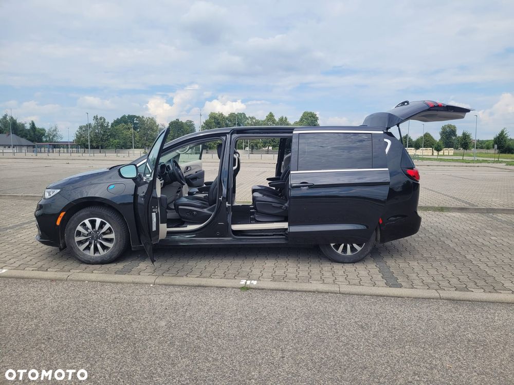 Chrysler Pacifica - 10