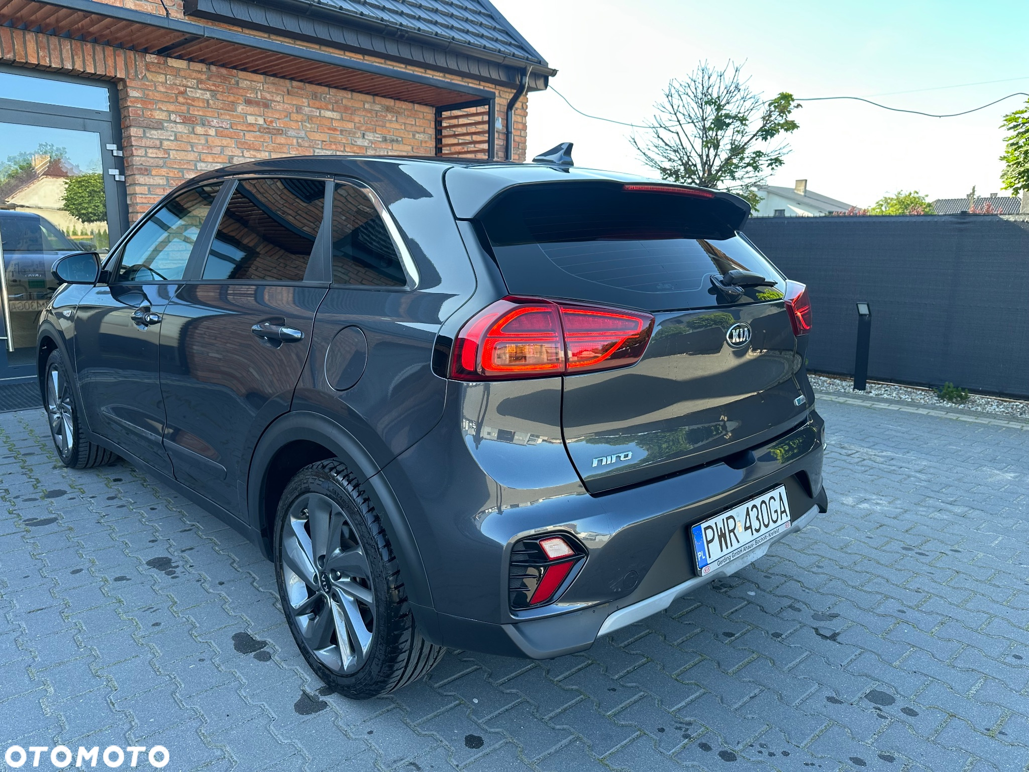 Kia Niro 1.6 GDI Hybrid L Business Line - 11