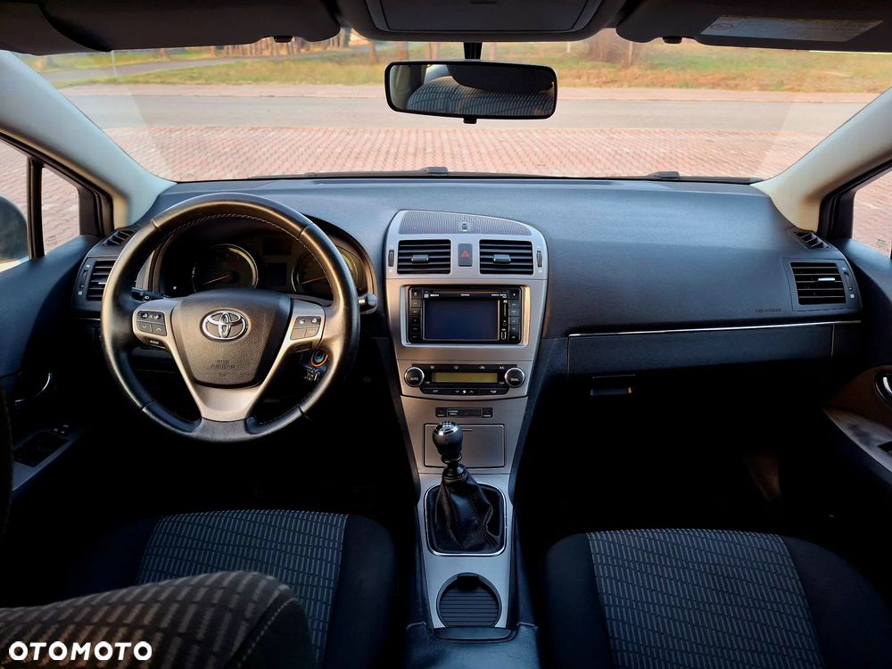 Toyota Avensis 1.8 Executive - 26