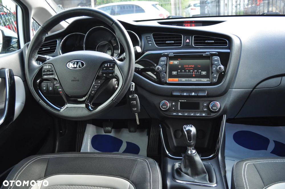 Kia Ceed 1.4 CVVT Dream Team Edition - 14