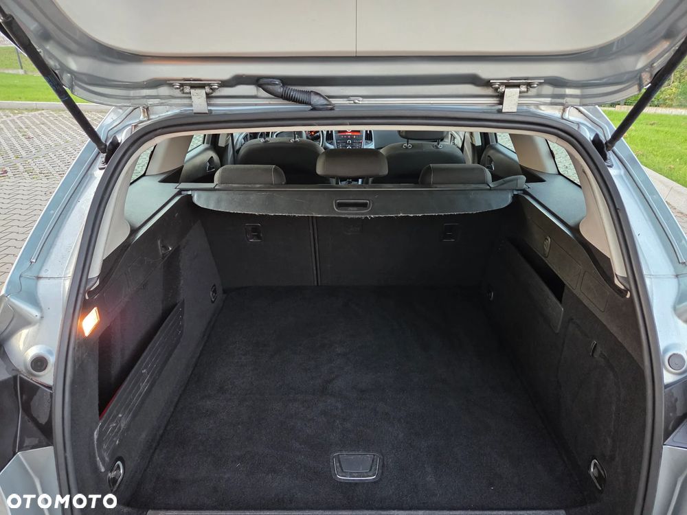 Opel Astra 1.4 Turbo Design Edition - 11