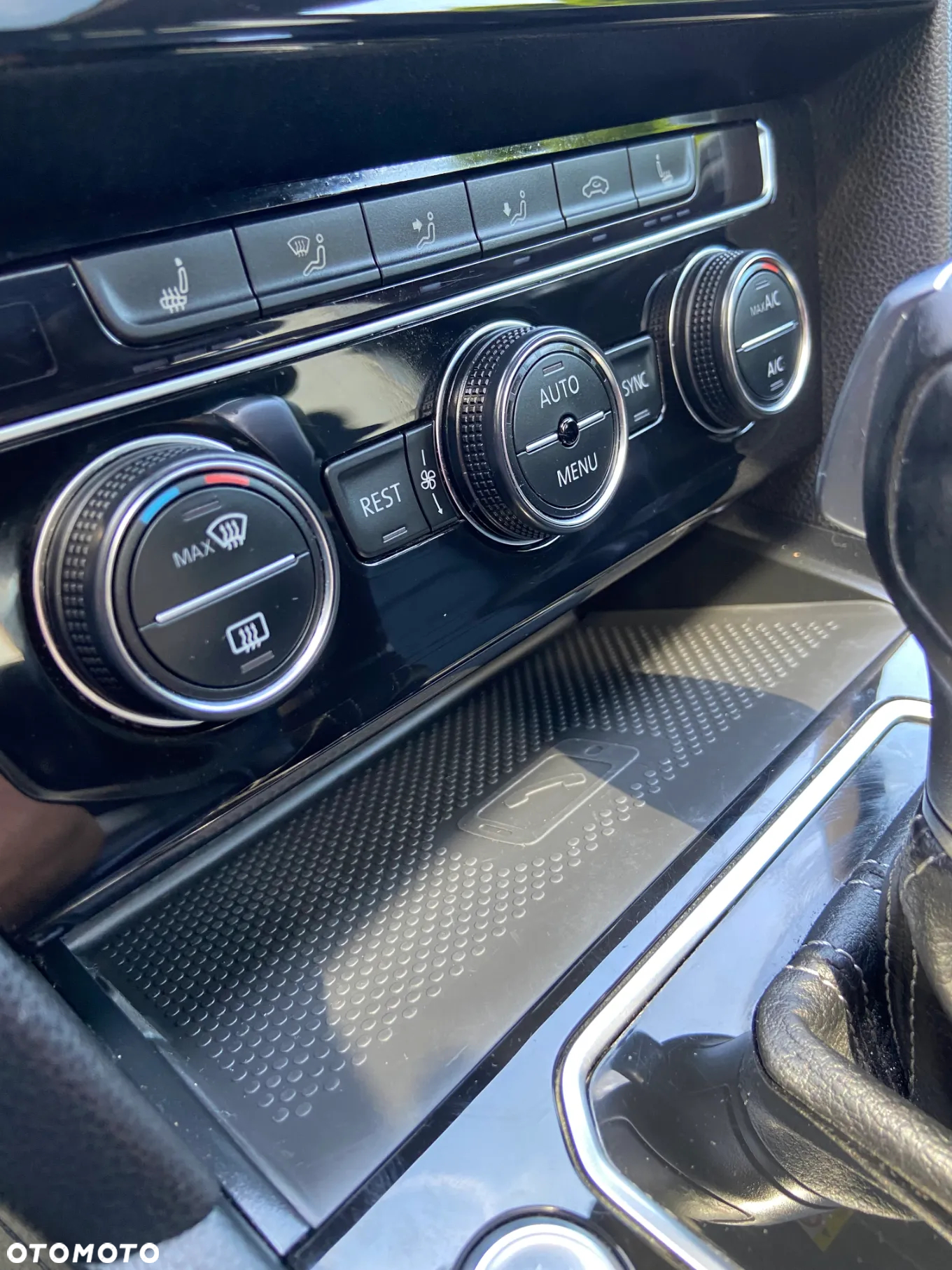 Volkswagen Arteon 2.0 TDI SCR R-Line DSG - 24