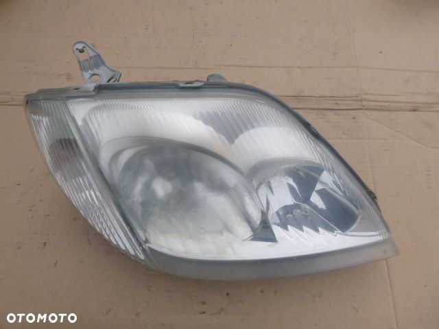 LAMPA PRAWY PRZÓD PRAWA PRZEDNIA TOYOTA COROLLA E12 01- - 5