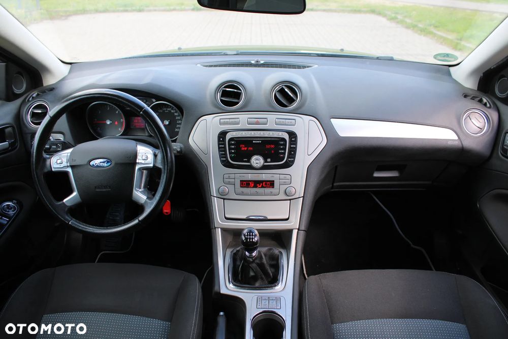 Ford Mondeo - 13