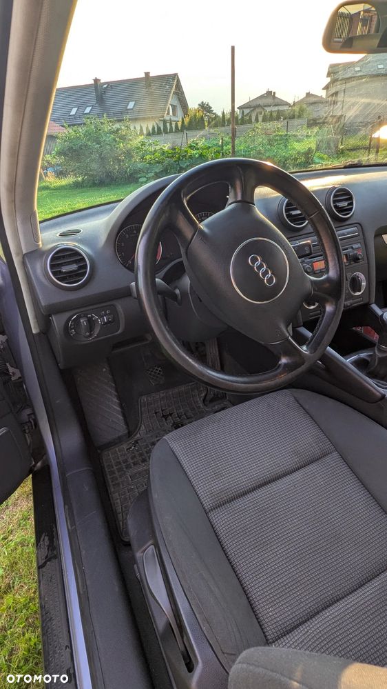Audi A3 3-drzwiowe 1.6 Ambition - 10