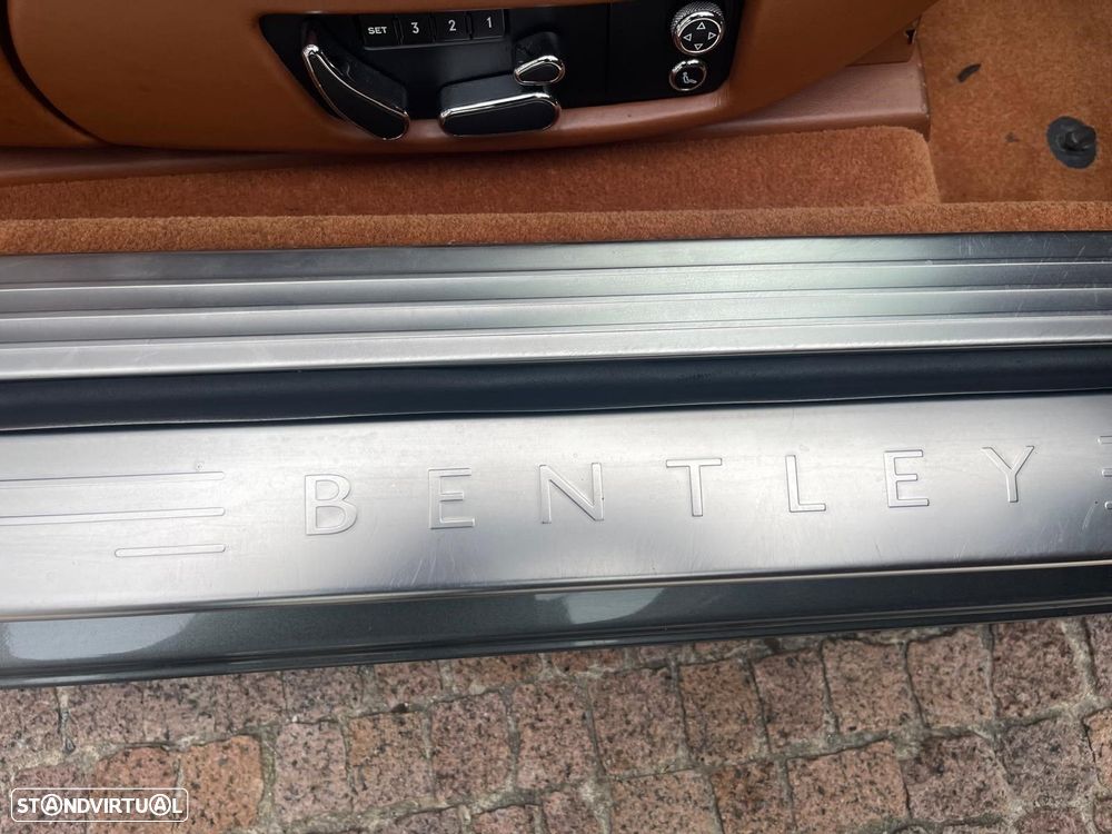Bentley Continental GT - 11
