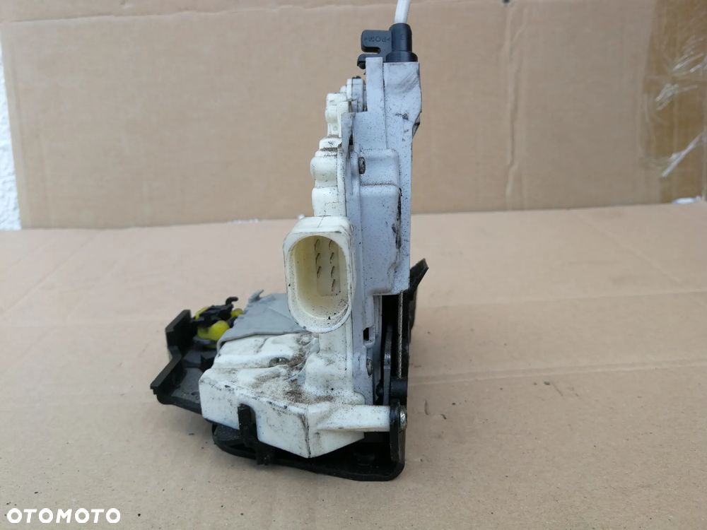 Audi A3 8P zamek drzwi prawy tył 4F0839015 7 pin - 4