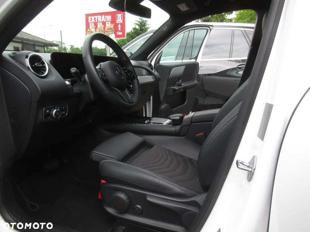 Mercedes-Benz GLB 200 7G-DCT - 5