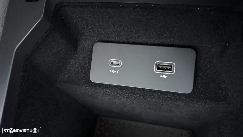 Jaguar E-Pace 1.5 P300e R-Dynamic SE AWD Aut. - 33