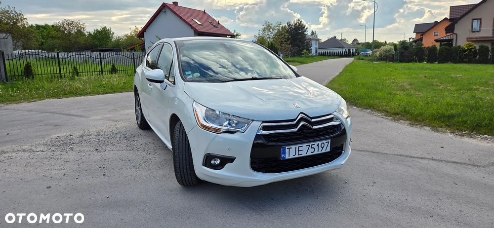 Citroën DS4 e-HDi 110 SoChic - 9