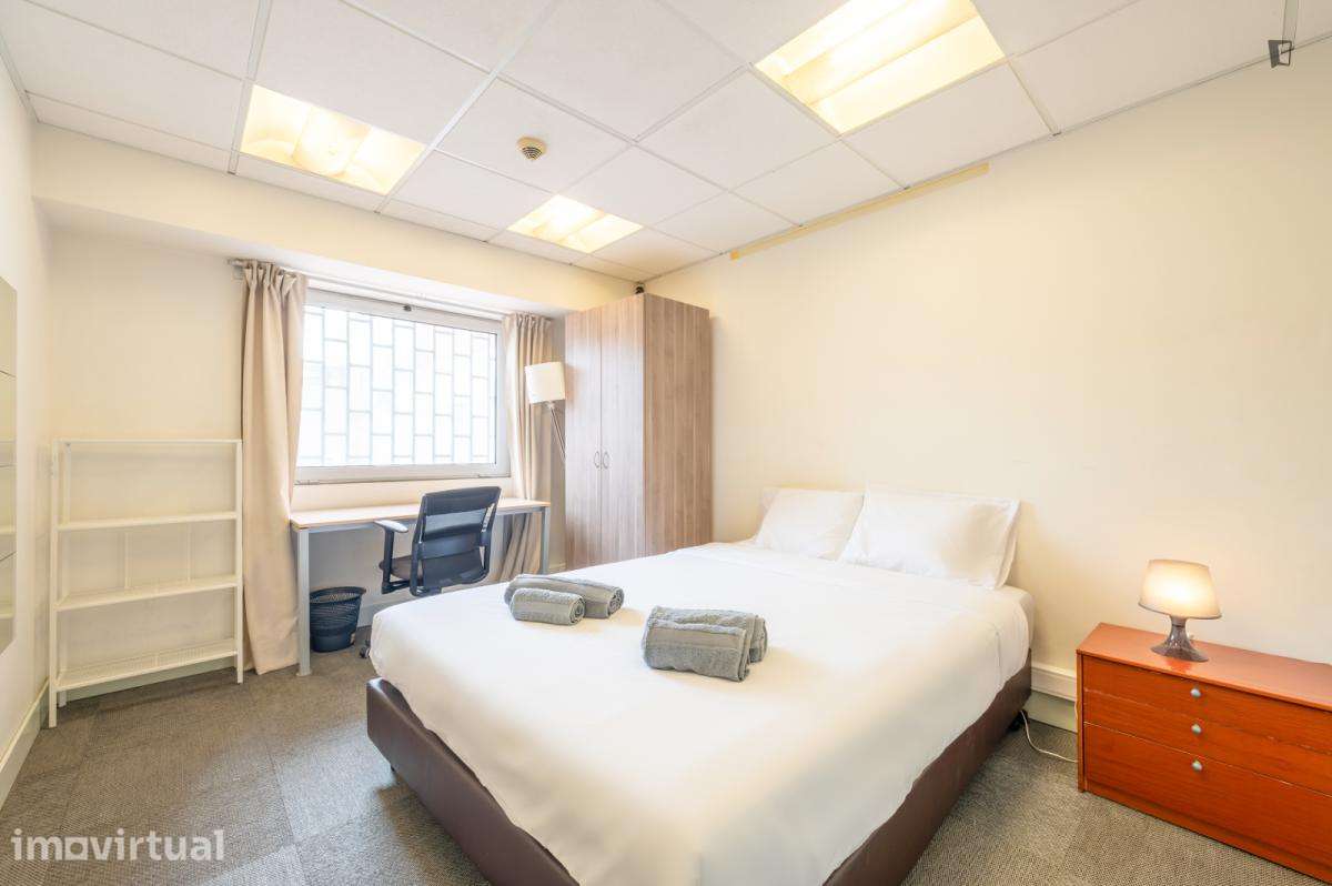 Quarto - localizado em Lisbon - Grande imagem: 5/26