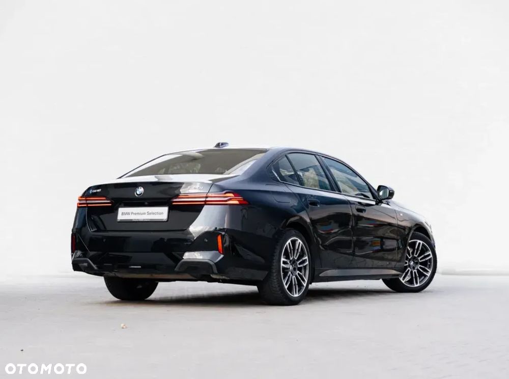 BMW Seria 5 520i mHEV - 3
