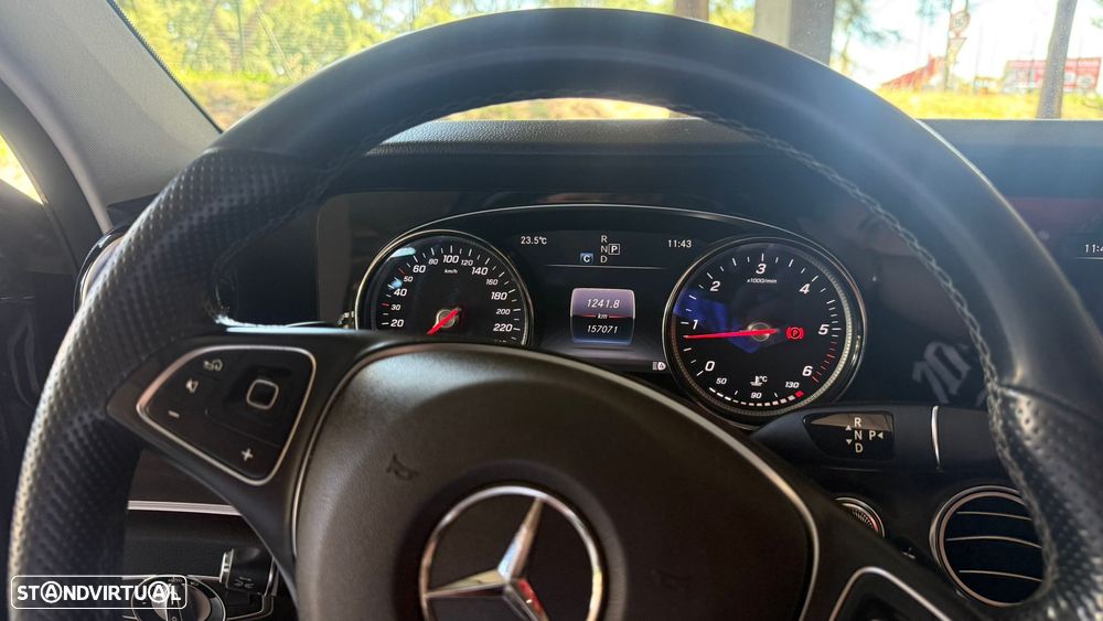 Mercedes-Benz E 220 d 4Matic 9G-TRONIC Avantgarde - 2