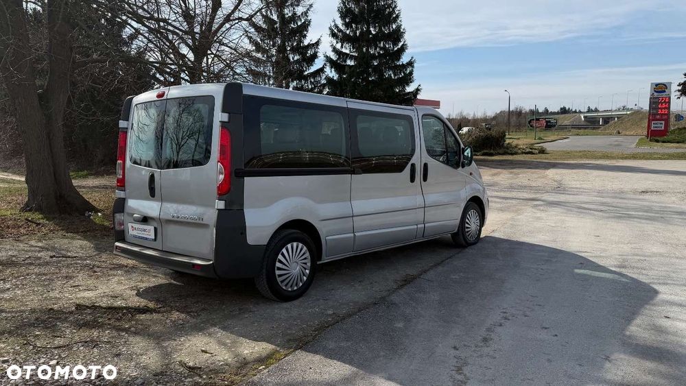 Opel Vivaro - 11