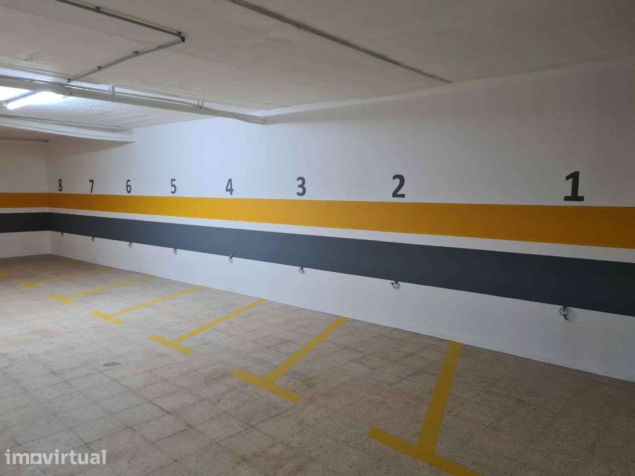 Parqueamento de motociclos - Grande imagem: 3/5
