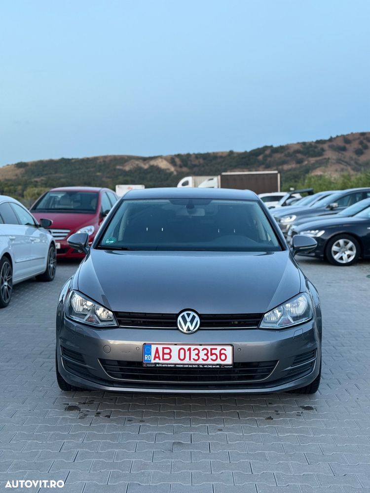 Volkswagen Golf - 2