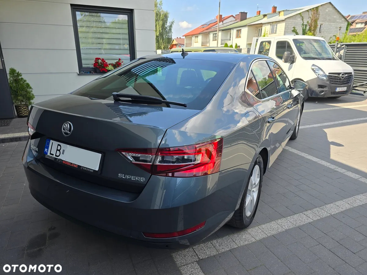 Skoda Superb 2.0 TDI Ambition DSG7 - 9