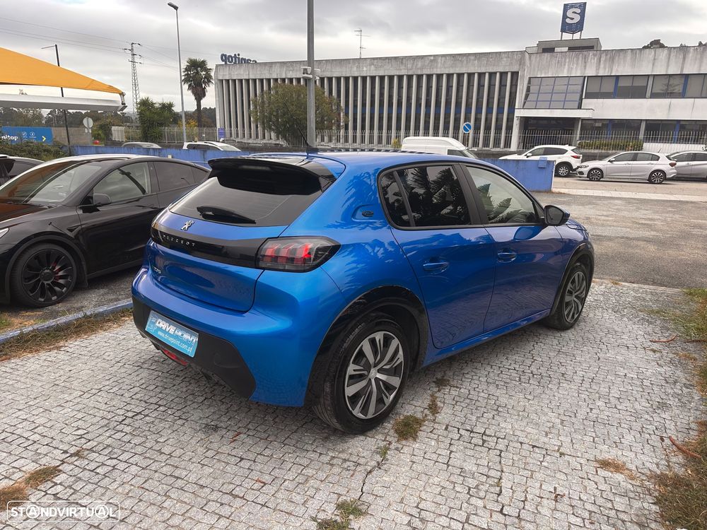 Peugeot e-208 Allure - 6