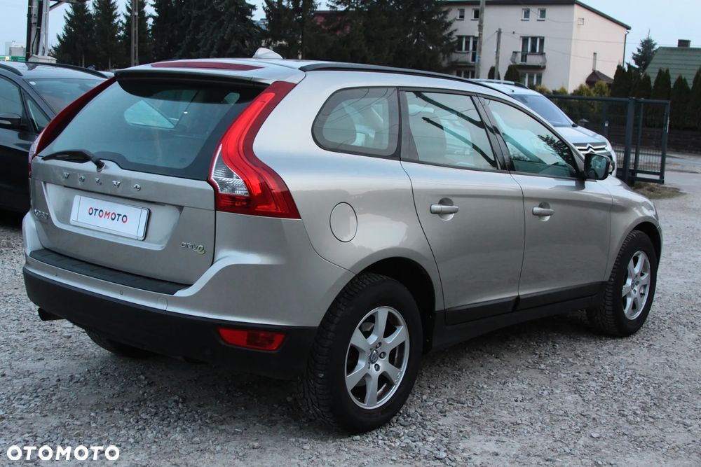 Volvo XC 60 D4 Momentum - 12