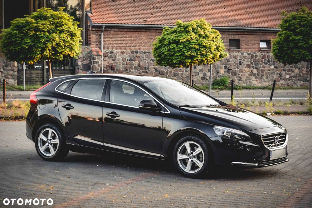 Volvo V40 D2 Momentum - 19
