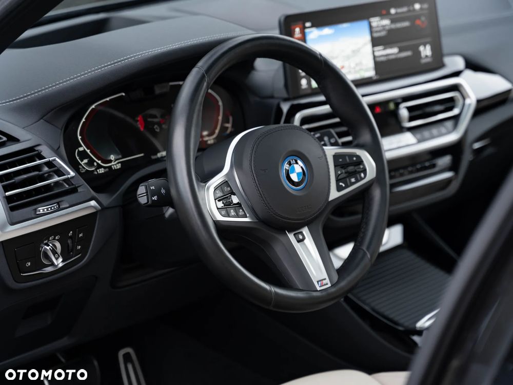 BMW iX3 80kWh Impressive - 17