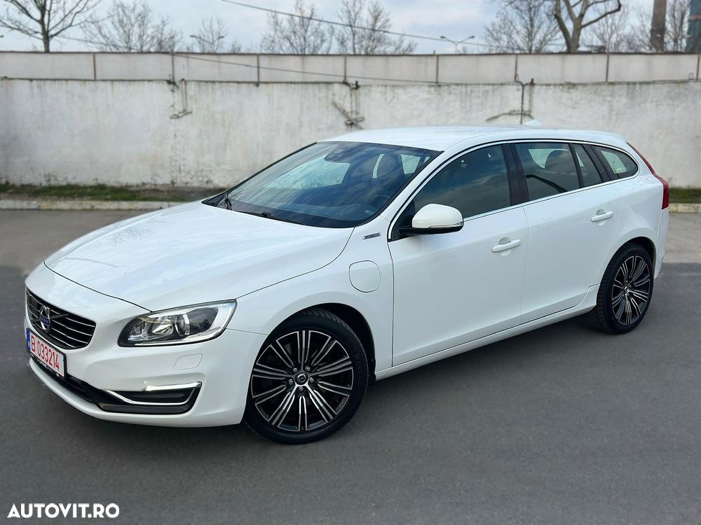 Volvo V60 D6 Plug-In-Hybrid AWD Geartronic Summum - 1