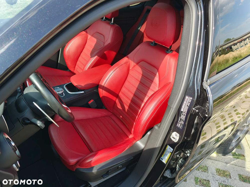 Alfa Romeo Stelvio 2.0 Turbo 16V AT8-Q4 Veloce - 28
