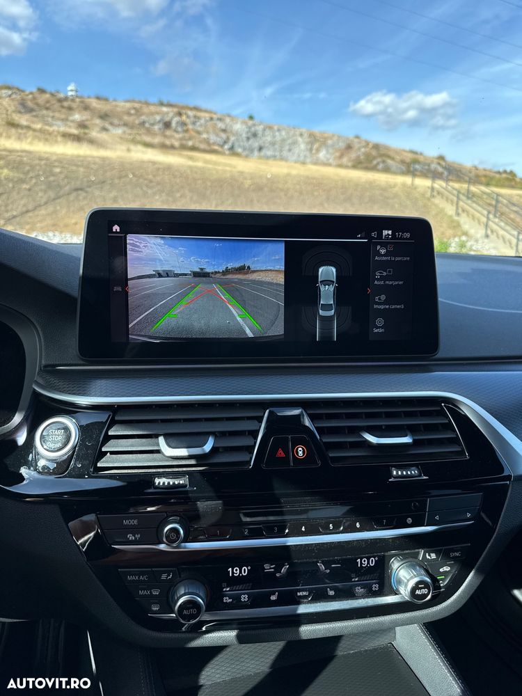BMW Seria 5 530d xDrive AT MHEV - 11
