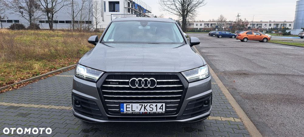 Audi Q7 - 1