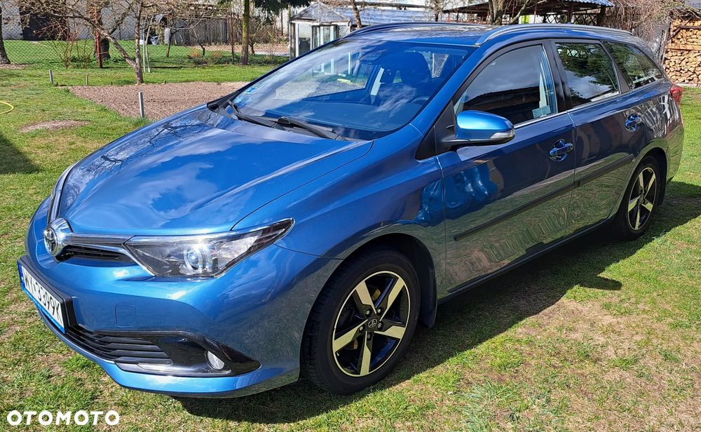 Toyota Auris 1.6 Premium - 1